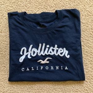 Women’s dark blue Hollister tshirt